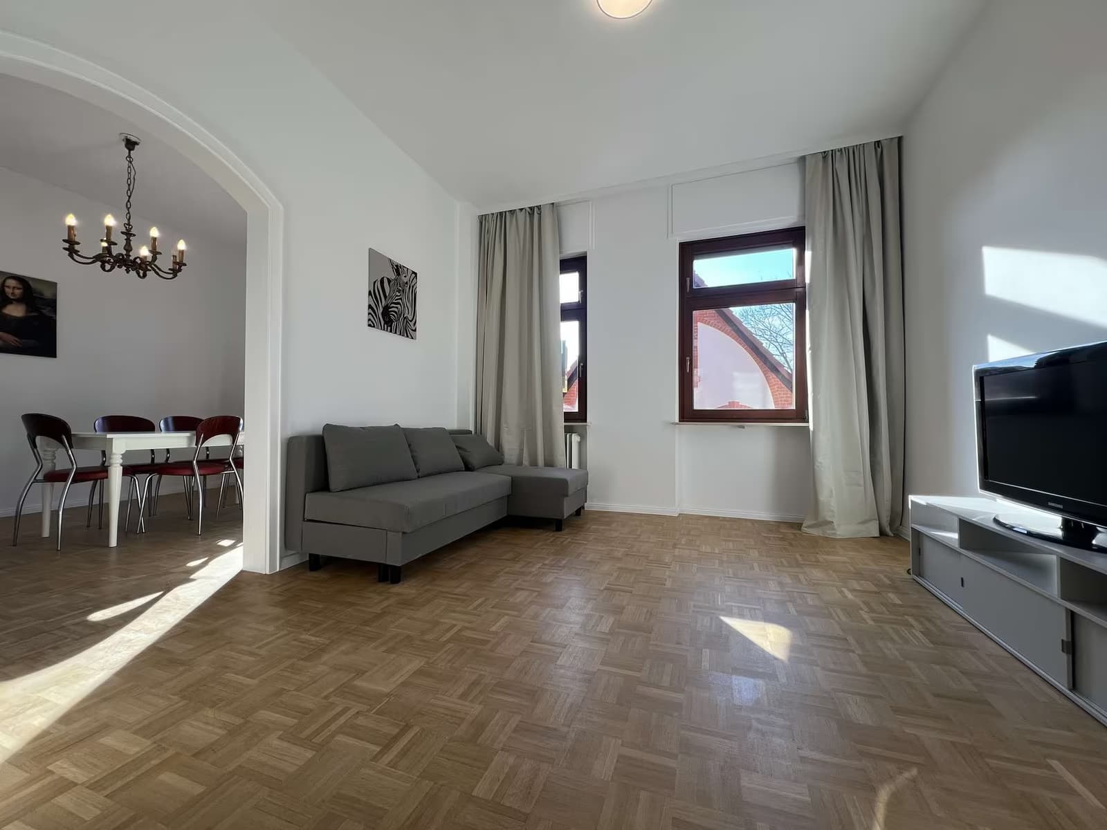 Wohnzimmer mit Essbereich